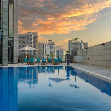 Отель Grand Millennium Business Bay Дубай Экстерьер фото